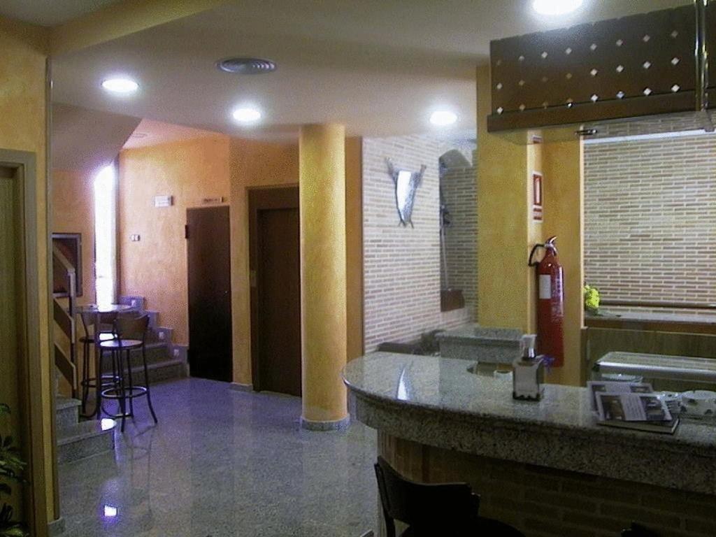 Hostal Toledano Victoria Пинто Екстериор снимка