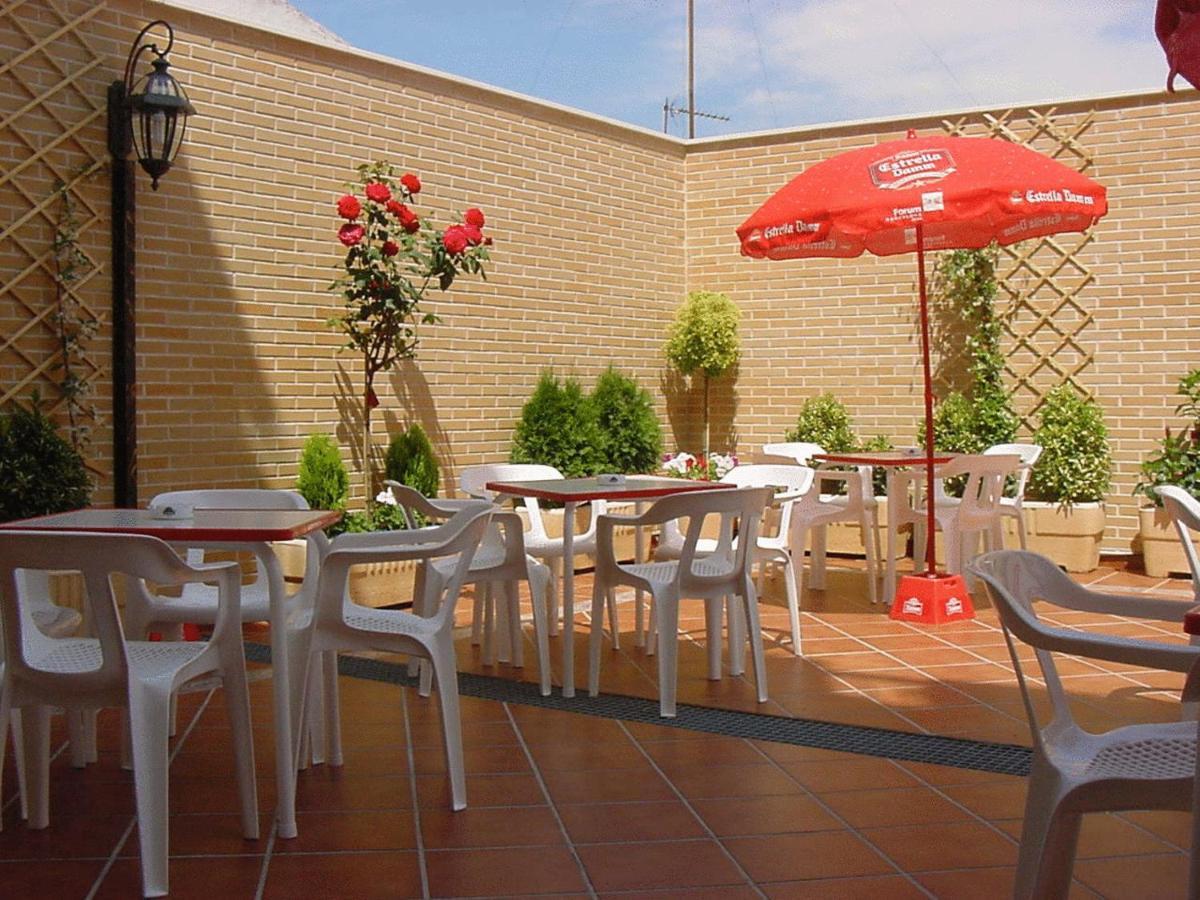 Hostal Toledano Victoria Пинто Екстериор снимка